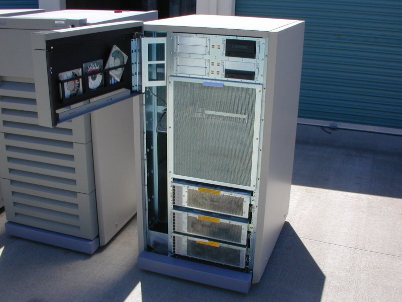 Sun2000-Front-Open-800x600